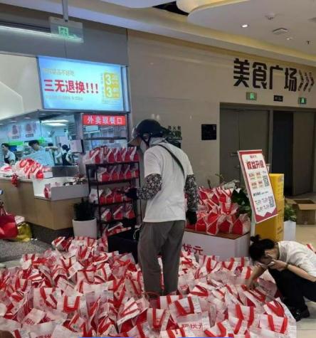 “天下没有免费的午餐”，《人民日报》再提醒：外卖补贴烧不出赢家

俗话说“天下没