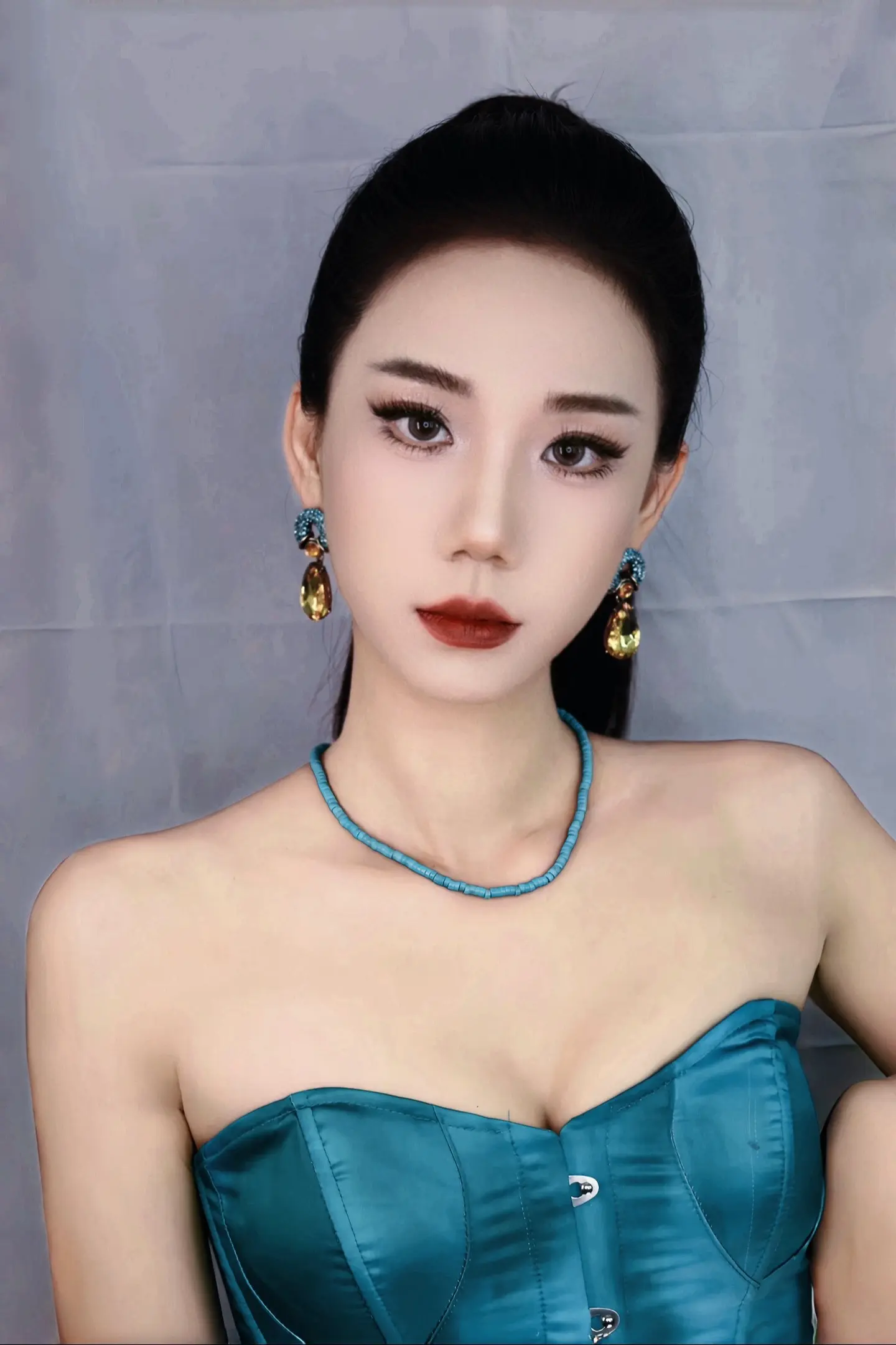 走着走着只剩影子和我。