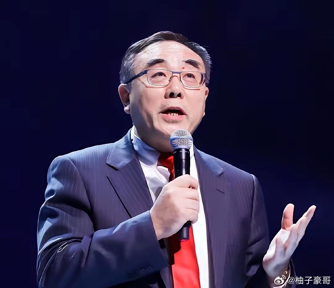 昨天，刘纪鹏直播间人气再创新高，最高时同时在线超过25万人，整个直播估计应该有超