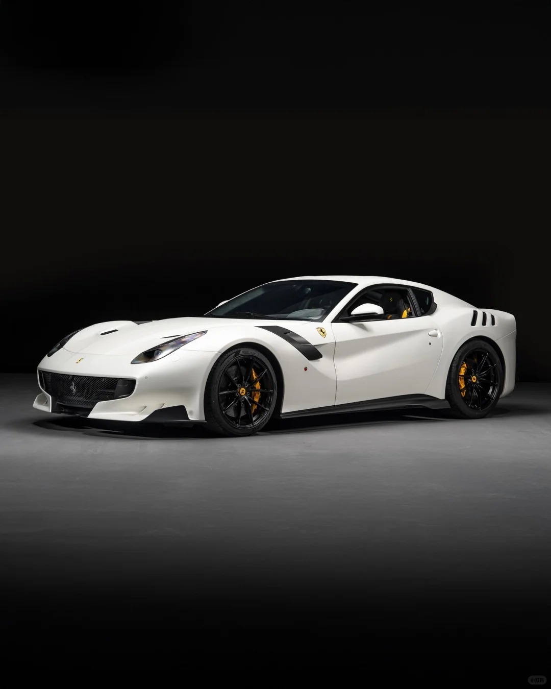 法拉利F12 TDF，听说已经1500个了绝美车片