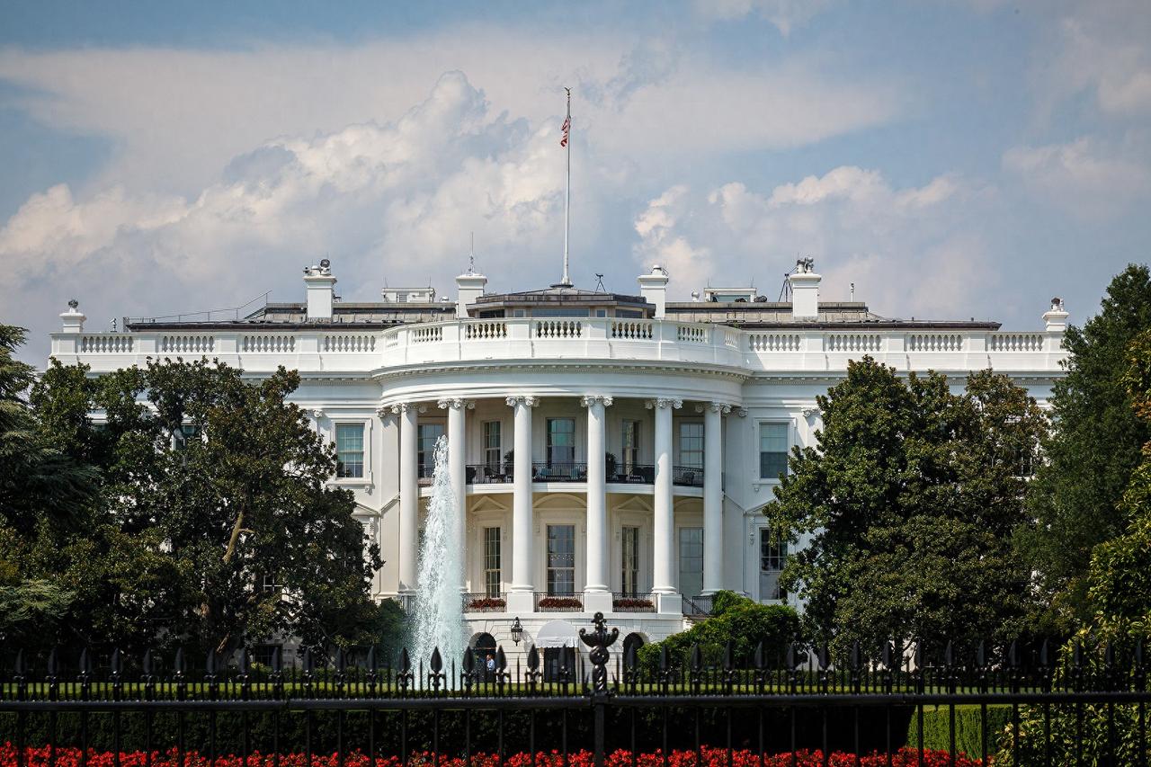 最近全球财经圈太热闹了，三件大事连番登场，每一件都跟咱们的钱袋子息息相关，看完你