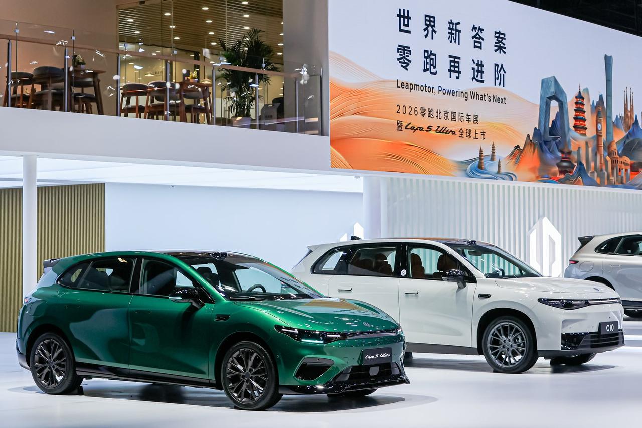 逛车展累了？去零跑展台体验Lafa5 Ultra的SPA级放松吧
 
很多年轻人