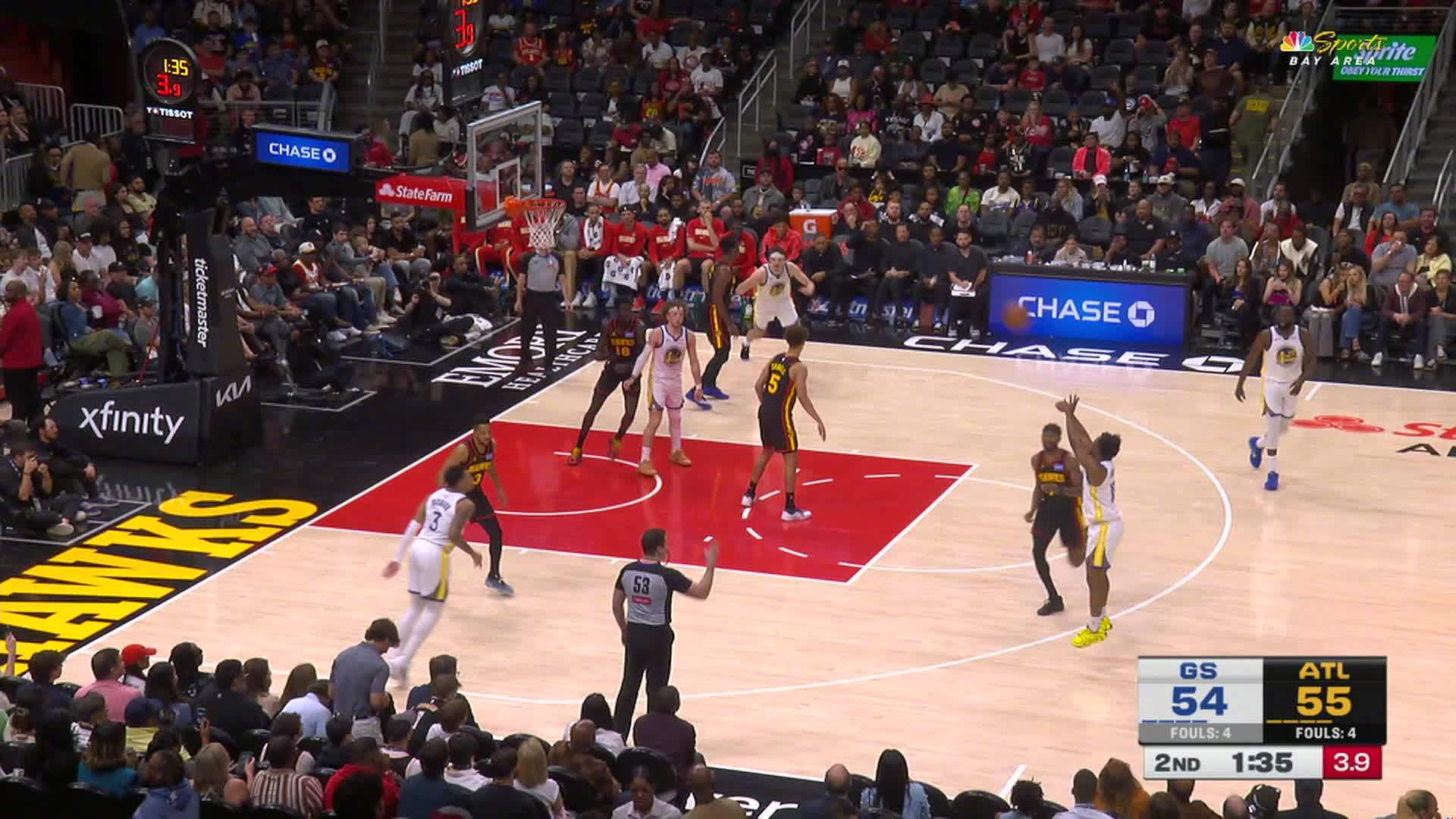 克莱尔再次送出三分🙌勇士57:59老鹰。勇士vs老鹰