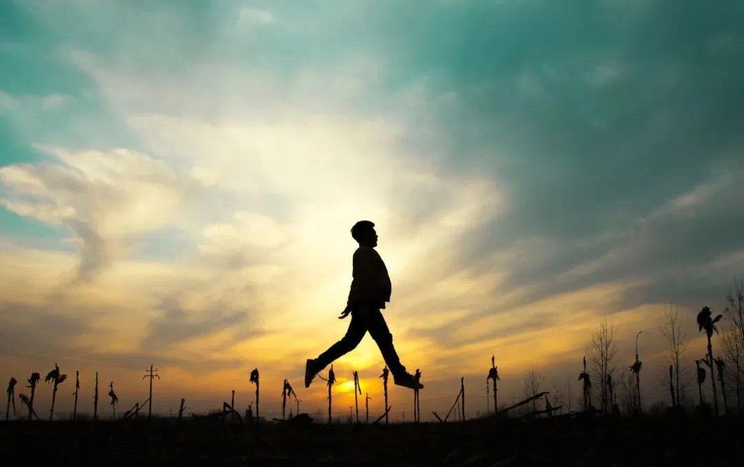 修齐二赋合编·默斋主人原创文赋一、修身进德赋夫天地立心，生人立命；身为本根，德为