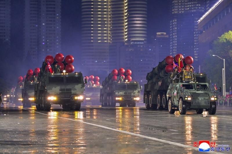 🇰🇵600毫米火箭炮（轮式6联装版本）烽火问鼎计划每天认识一件兵器 ​​​