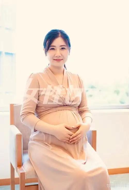 曾被横滨酒店监控钉死"婚内出轨抛夫弃子"的乒乓甜心，五年后官网六个字"第三胎出生