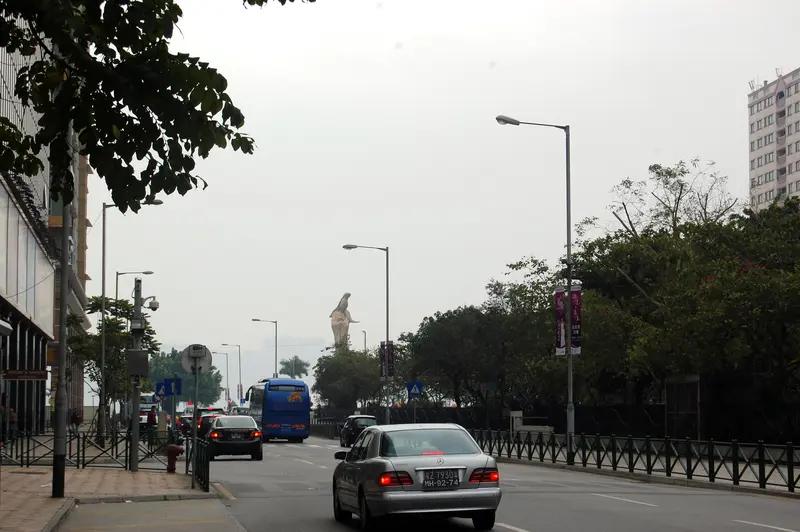 作为普通民众，对一座城市的各项经济指标和数据往往没什么实感，然而对这座城市的环境