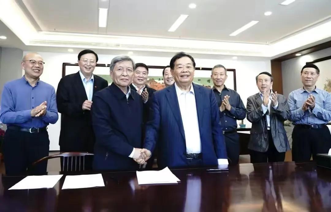 官宣了！王树国担任福耀科技大学校长，这应该是最近看到的最好消息了#王树国福耀校长