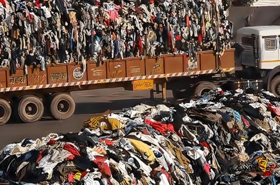 中国捐的“旧衣服”，运到“非洲”后成什么样了？看完你还会捐吗？
 
麻烦看官老爷