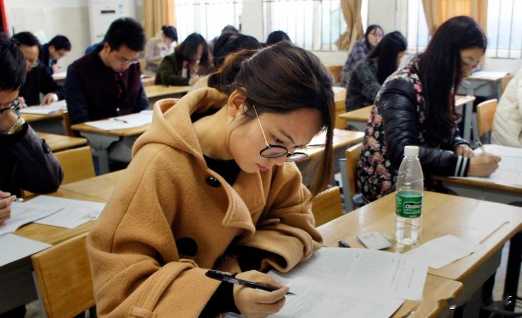 请问：非全日制研究生能考公务员吗？

答案：根据教育部及人社部规定，非全日制研究