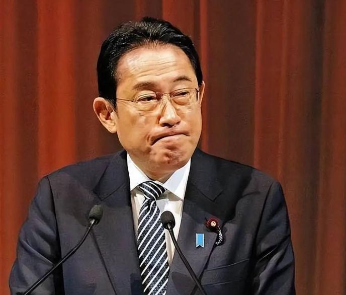 岸田文雄，终于憋不住了。

6月26日，东京外国特派员协会，这位日本前首相办了场