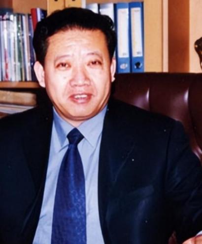 [浮云]2018年，葵花药业董事长关彦斌与女秘书生下孩子子，原配张晓兰得知后，放