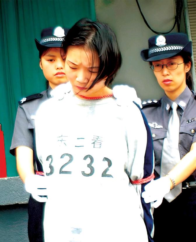 [中国赞]2004年，广东东莞，死刑犯吴艳辉因为在羁押期间已经怀孕，被改判为无期