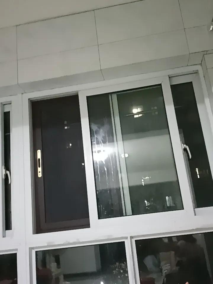 分享一张夜景图片寂静的夜晚，大家安心睡个好觉吧！