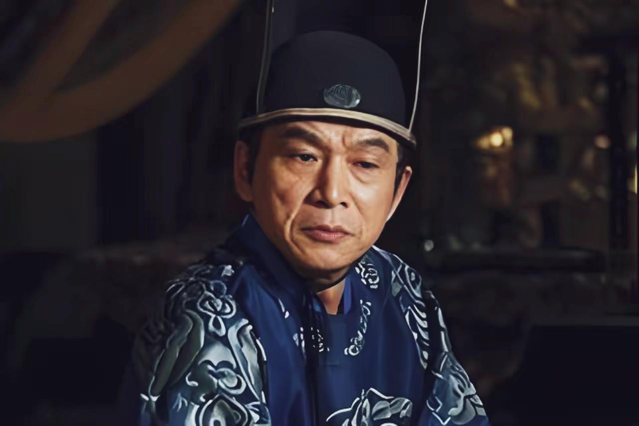 762年，宦官李辅国闯进唐肃宗李亨的寝宫，当着他的面，薅住张皇后的头发往外拽！