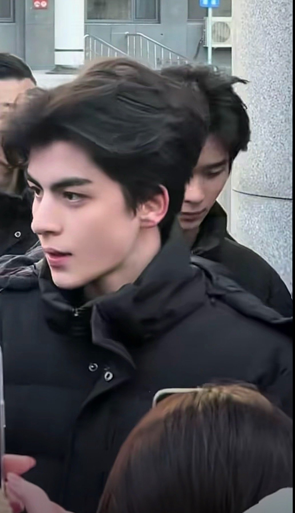 手机前置没路透好看上镜更不知道了脸再短点好 