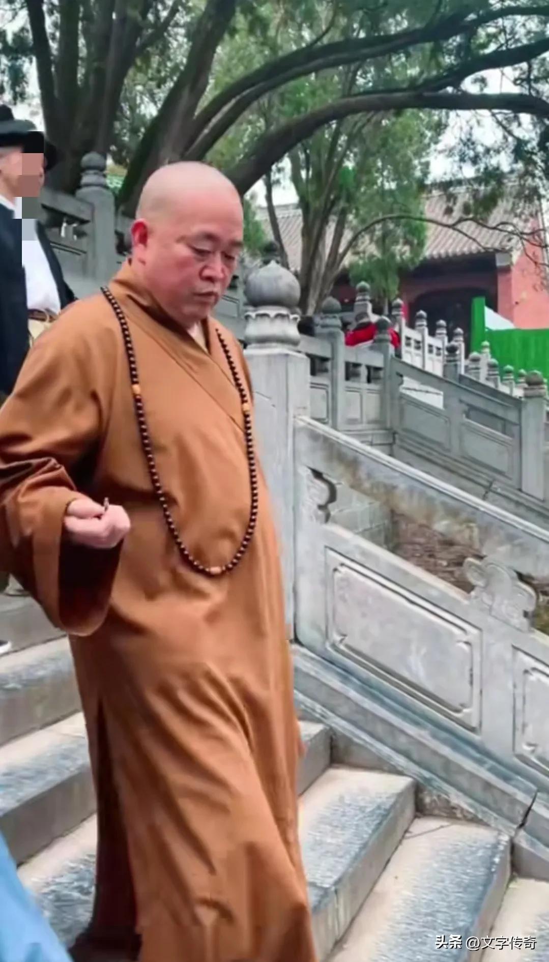 “长期是多长，多名是几名?”
如果释永信一开始有问题，一开始和第一个女性有问题，