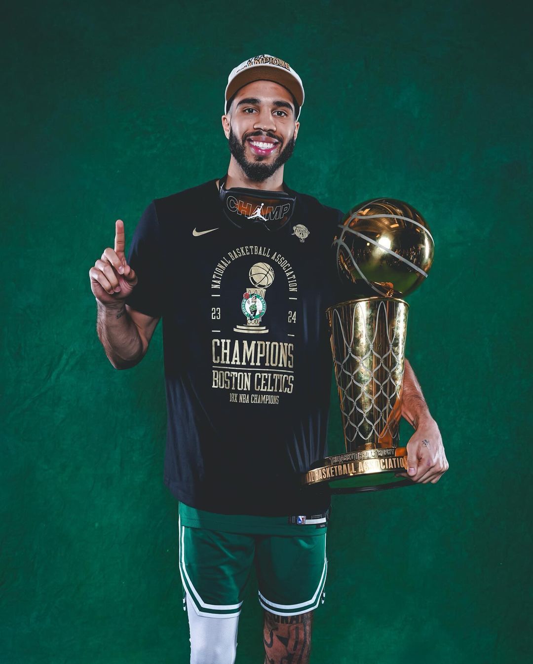 塔图姆发的ins布朗的影都看不到[doge]#NBA季后赛[超话]##塔图姆[超