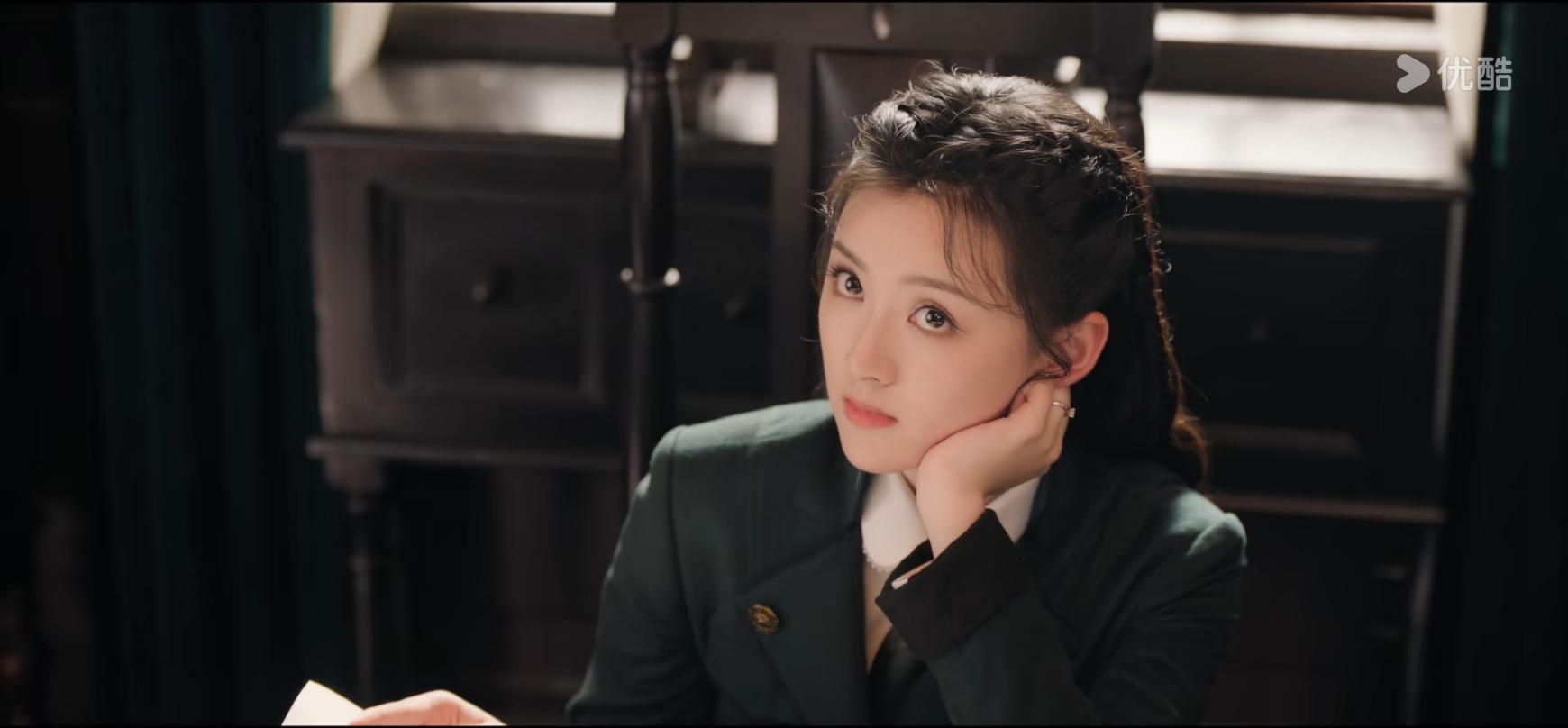 尹新月王奕婷 在剧里状态挺好的 动起来也萌 就是珠玉在前很难超越了。。。 九门