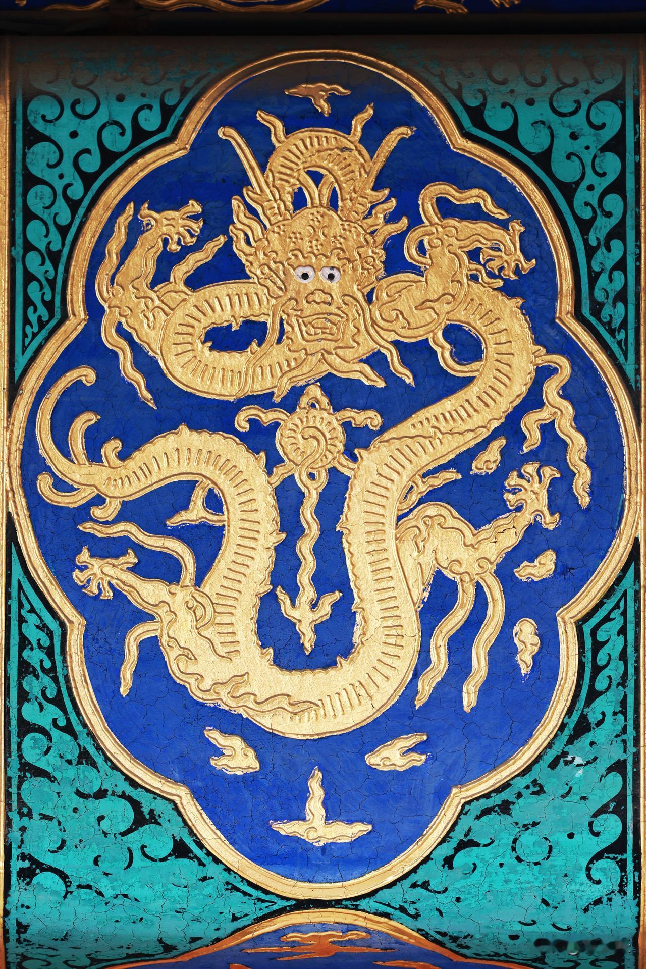 故宫建筑中的龙和凤
（用600mm大炮拍摄）