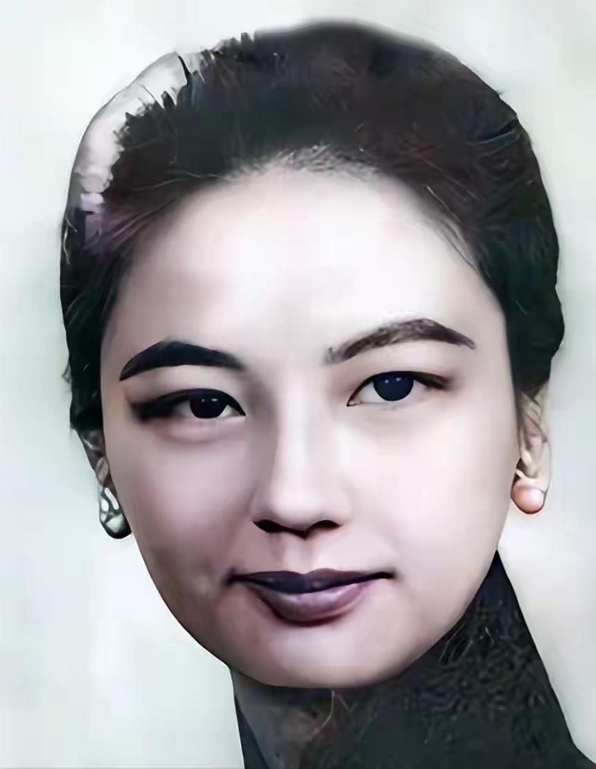 1940年深秋，察哈尔日军宪兵司令部的地牢里，22岁的王宝云被绑在老虎凳上，身下