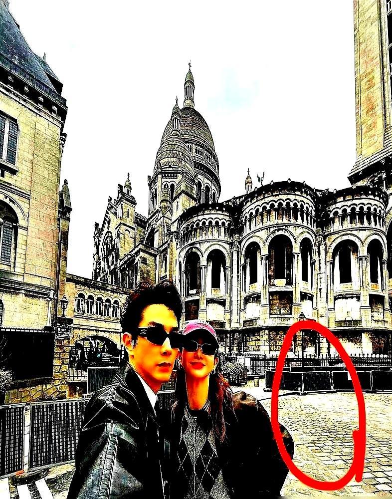 卧室里的秘密，正变成一门精准的流量生意。
 
李承铉在节目里请教如何降低欲望，戚