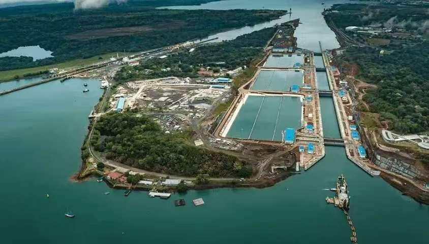 既然巴拿马明抢了中企的港口运营权，那么我们也无需客气，即便不出动军舰，我们也可以