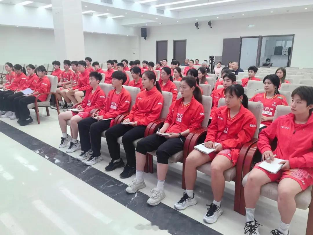 国羽二队组织开展“百年大党的奋斗与辉煌”党史学习教育专题党课cr网页链接