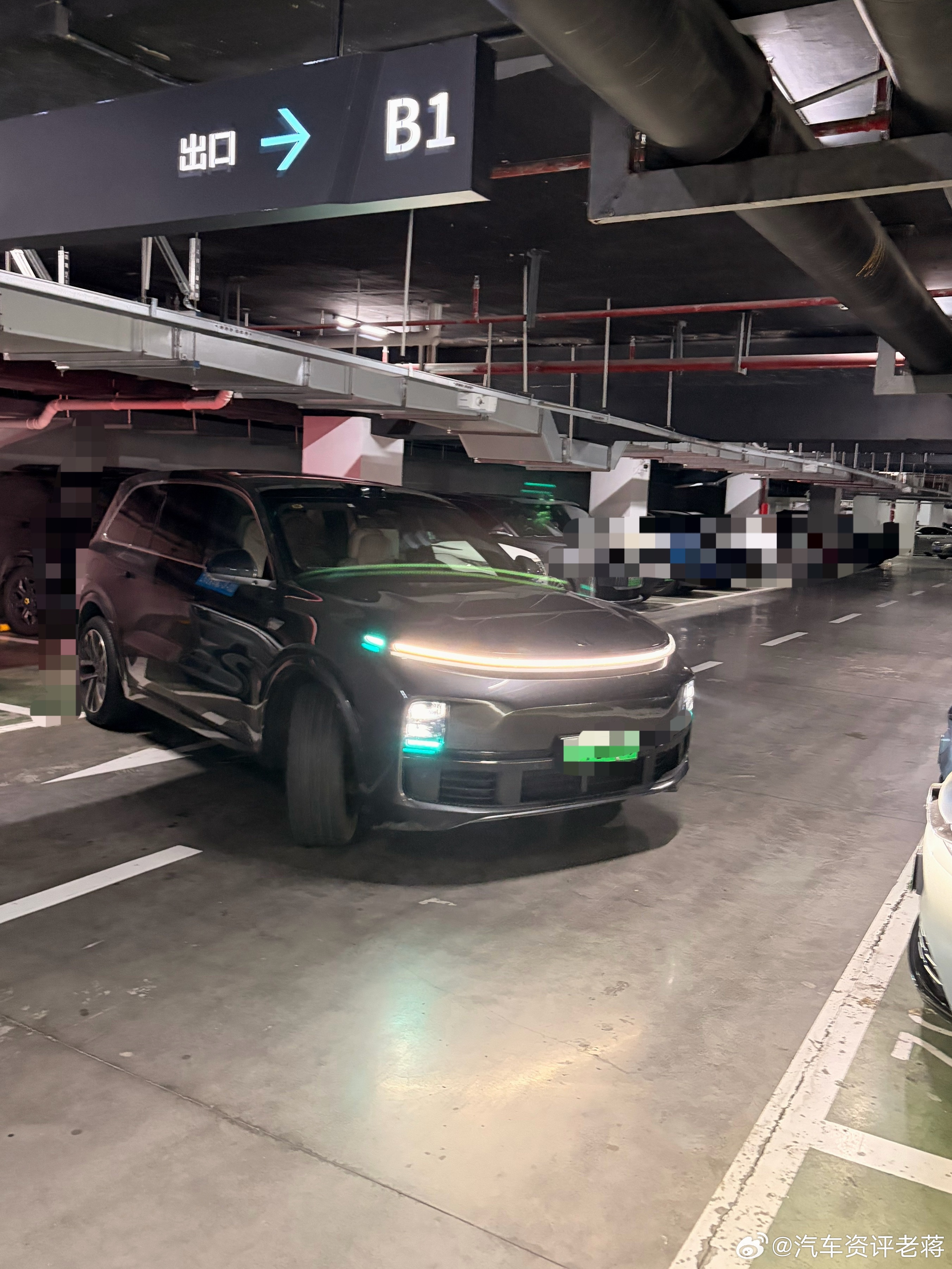 老蒋原创 再开初代理想L9，两个感触：虽然这台车车况不太好，但整个内饰的设计会让