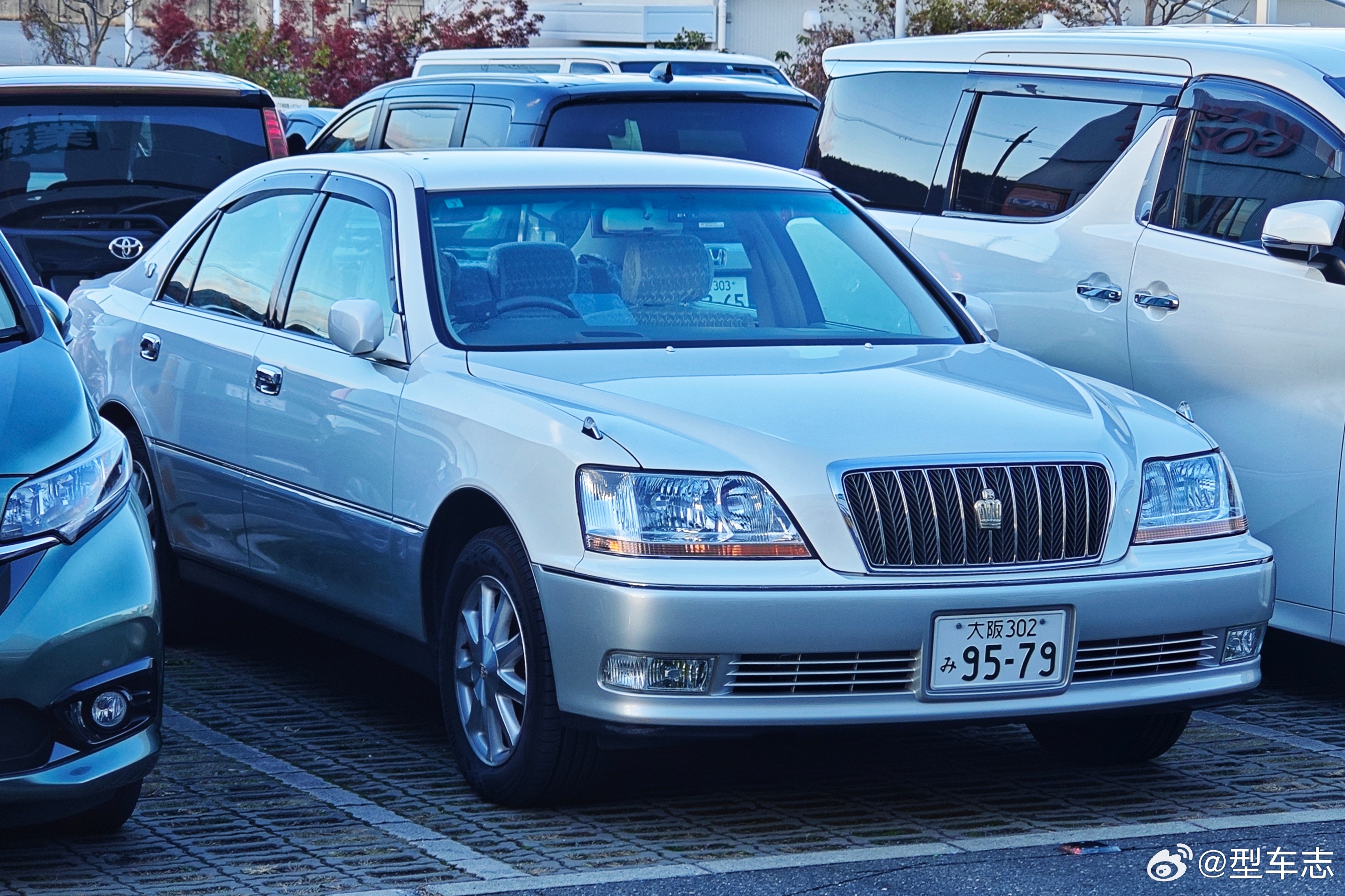 型车街拍  偶遇170系皇冠Majesta，搭载凌志LS400同款1UZ-FE 