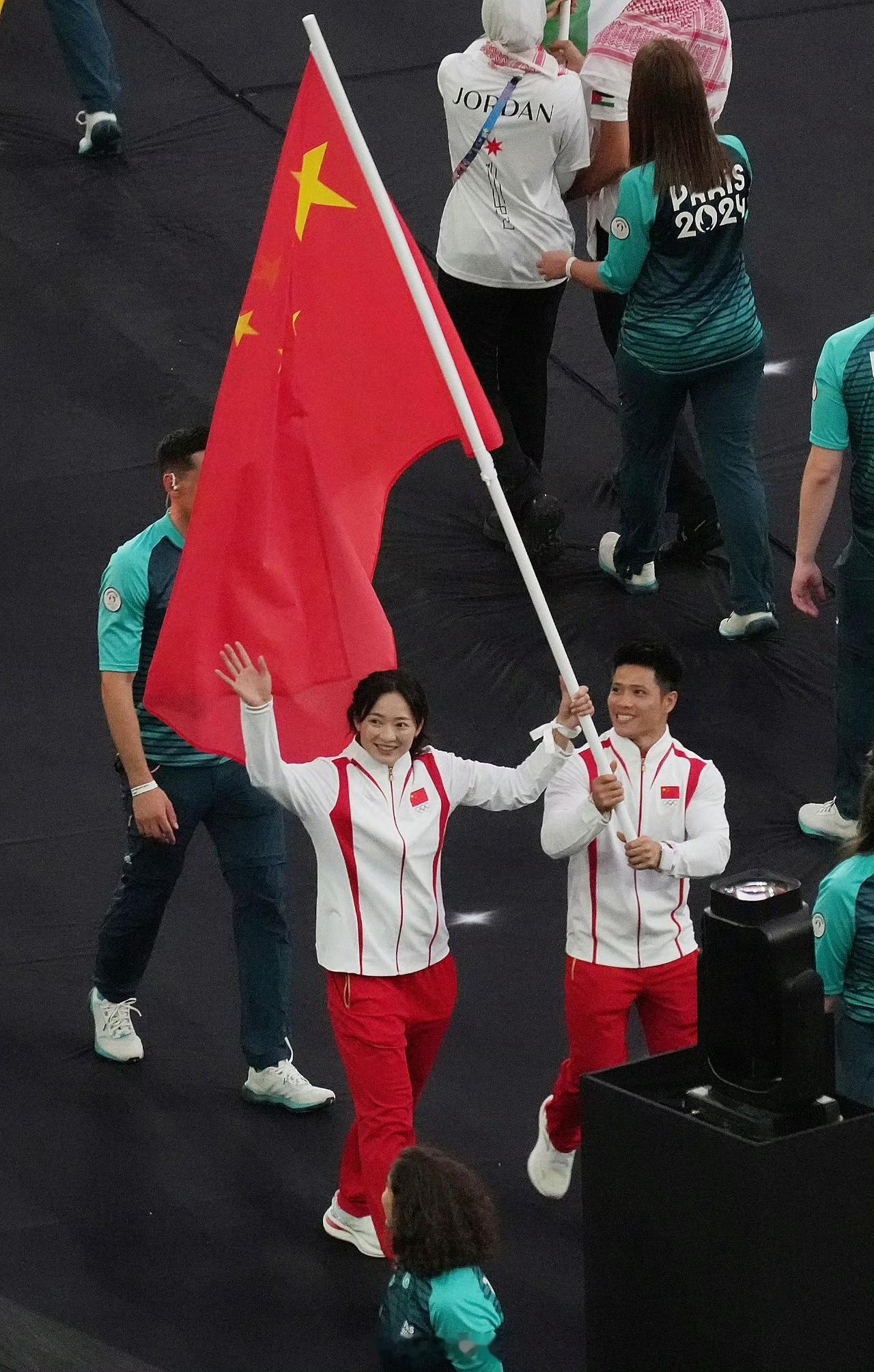 #巴黎奥运会闭幕式#闭幕式上的中国红！！🇨🇳🇨🇳本届奥运会，中国体育代表
