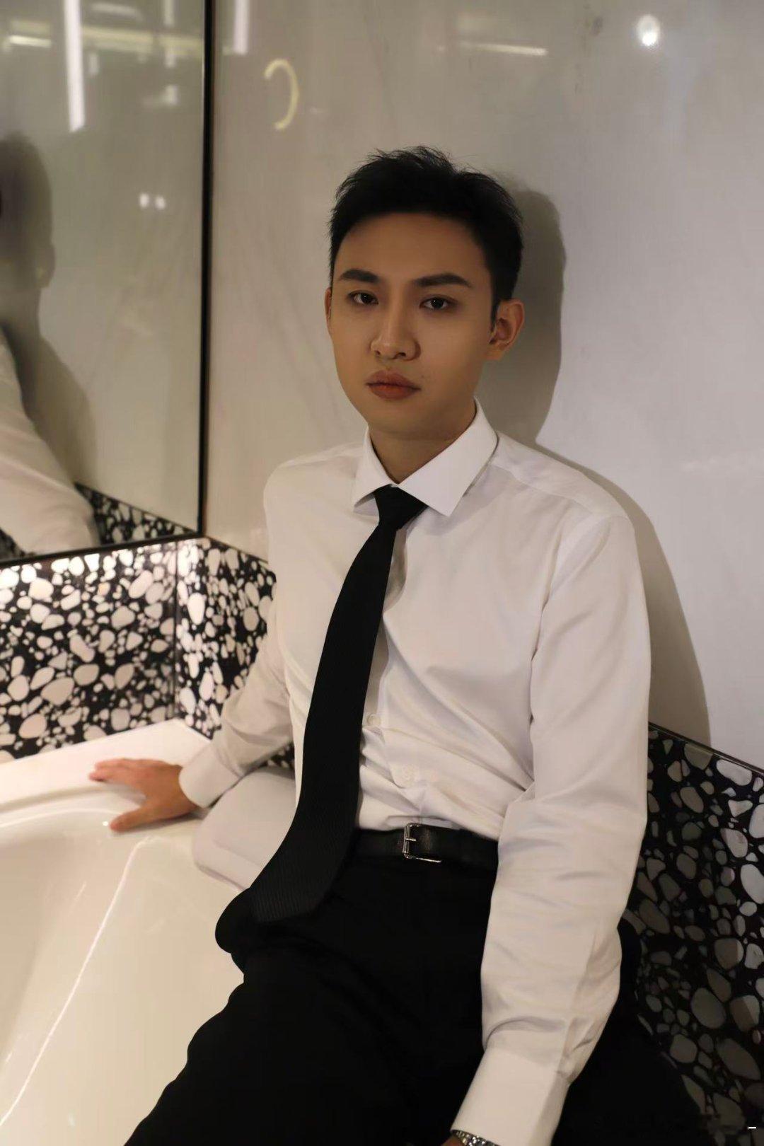 史上最高分小品少爷和我 “不让刘波刘海留疤”这句口号喊了这么多年，的刘海还好吗？