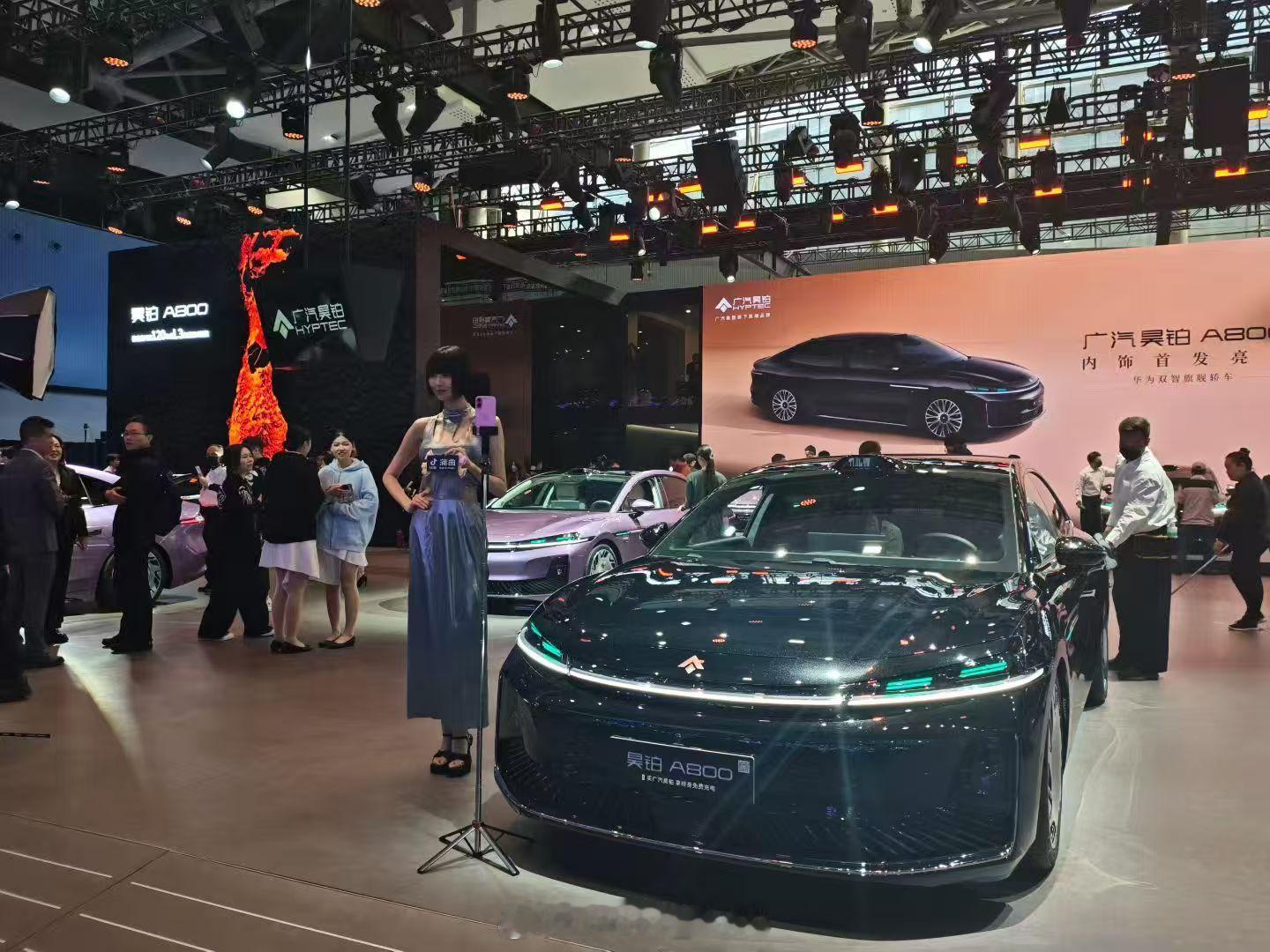 广州车车展还是太全面啦逛了一早上才逛了这么一点那作为年底最后一场 A 级车展，现