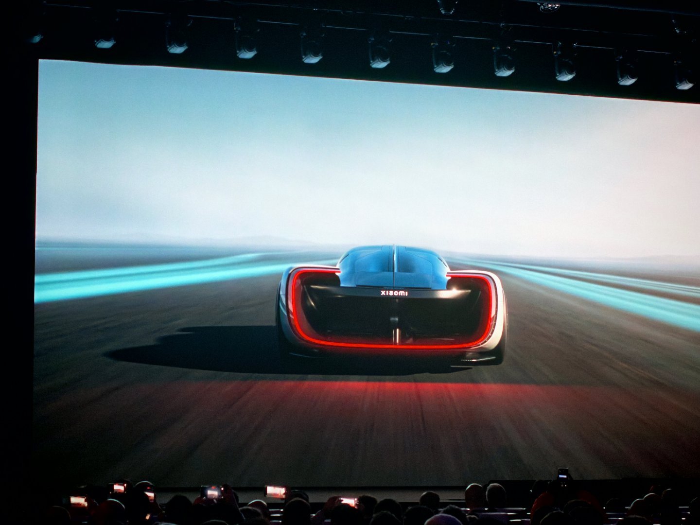 太帅了不过是概念车，不卖。后天MWC现场，给大家拍实车小米发布会 小米超跑亮相 