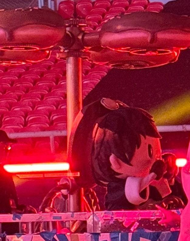 开始巡游前拍了一张可可！太萌了
然后这个后面的锅好睿智哈哈哈哈哈哈哈【嫑妈妈是爱