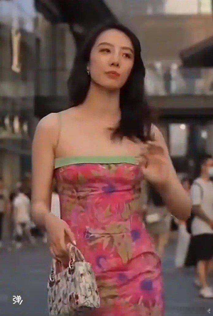 如今的她怎么没有音讯了？网络上找不到这个人了？ ​​​