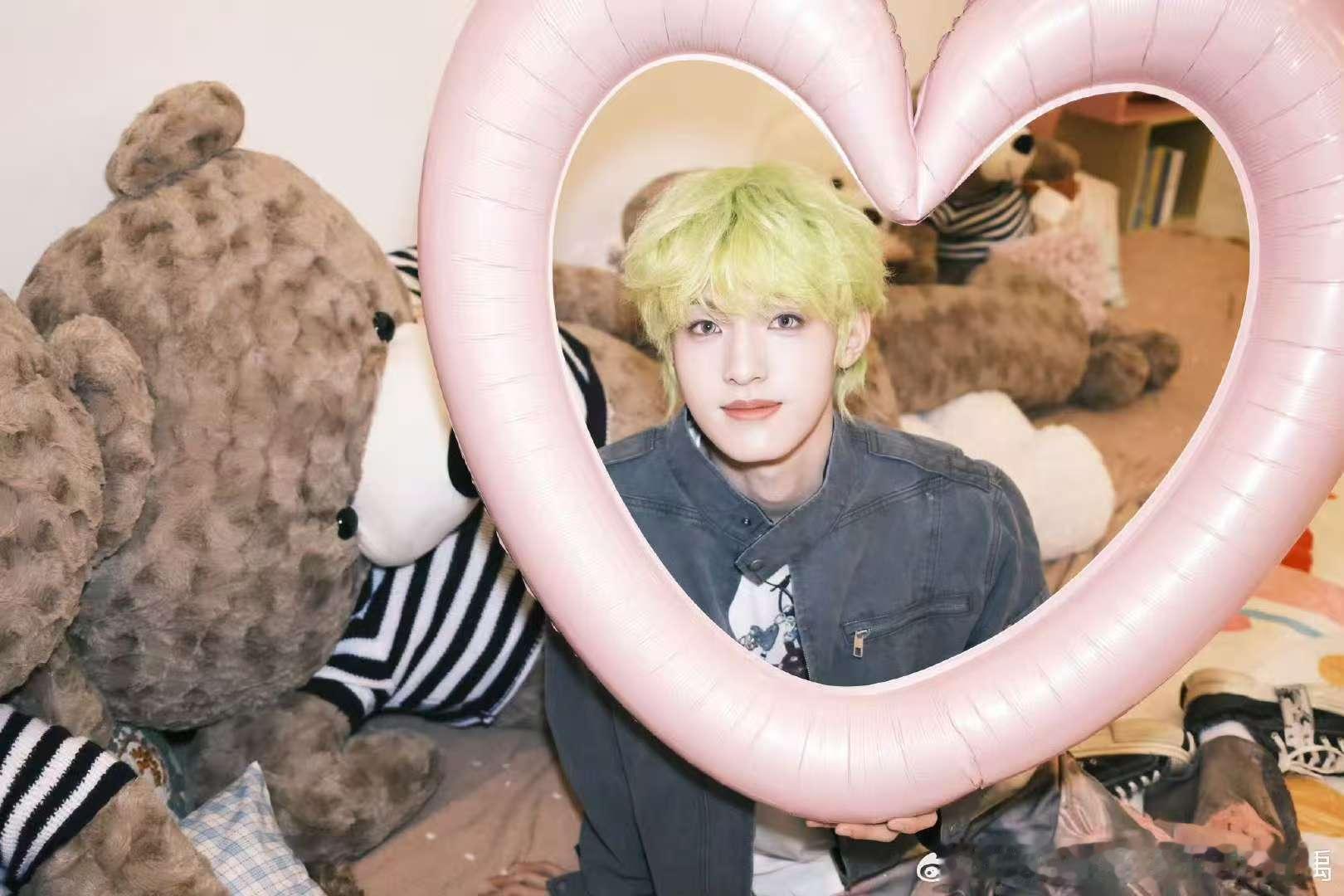 张泽禹没有染头发张泽禹这次没有染头发 张泽禹说演唱会没有染头发 