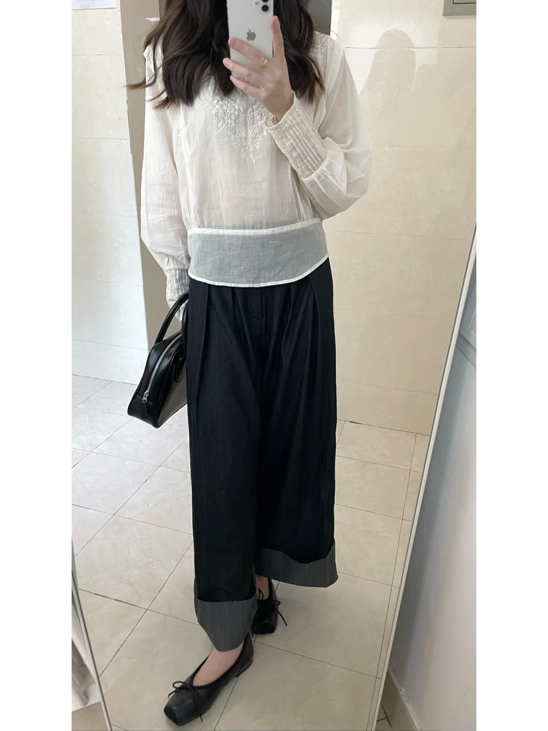 通勤日穿搭/ 古董蕾丝小衫