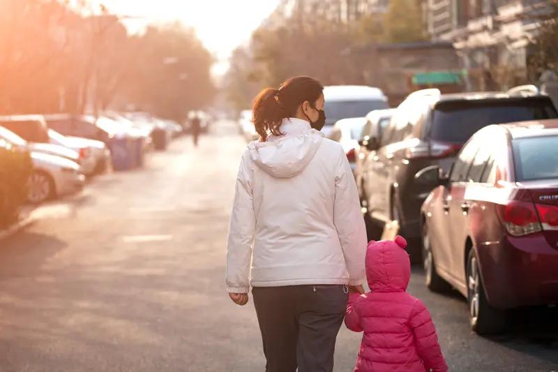 39岁单身女，咋就嫁不出去了？这问题就像给女人贴了“年龄贬值”的标签。我闺蜜38