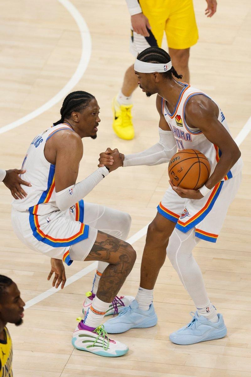 雷霆宣布SGA（腹部）和阿贾·米切尔（腹部和左脚踝）还要一周左右复查，J-Dub