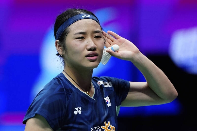 2026年羽毛球世锦赛 安洗莹21-14, 21-13卡洛亚娜晋级女单32强，收