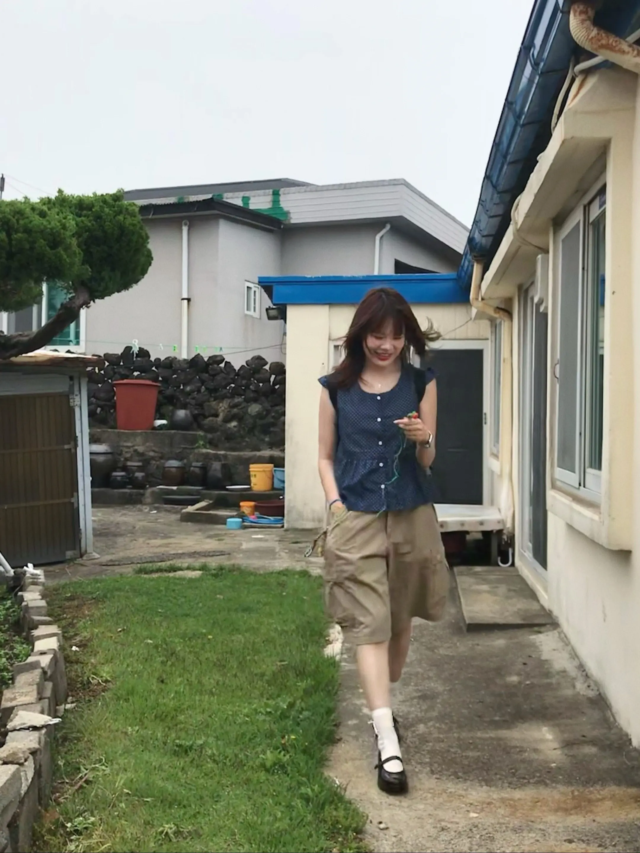 (∴ᵔ⩊ᵔ∴) 对波点说不出一句重话。