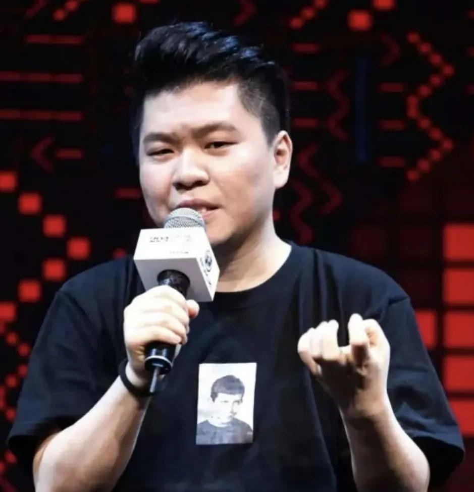 为何欣赏不来常石磊的音乐作品

歌手、音乐创作人常石磊在乐坛很活跃，为不少歌手度