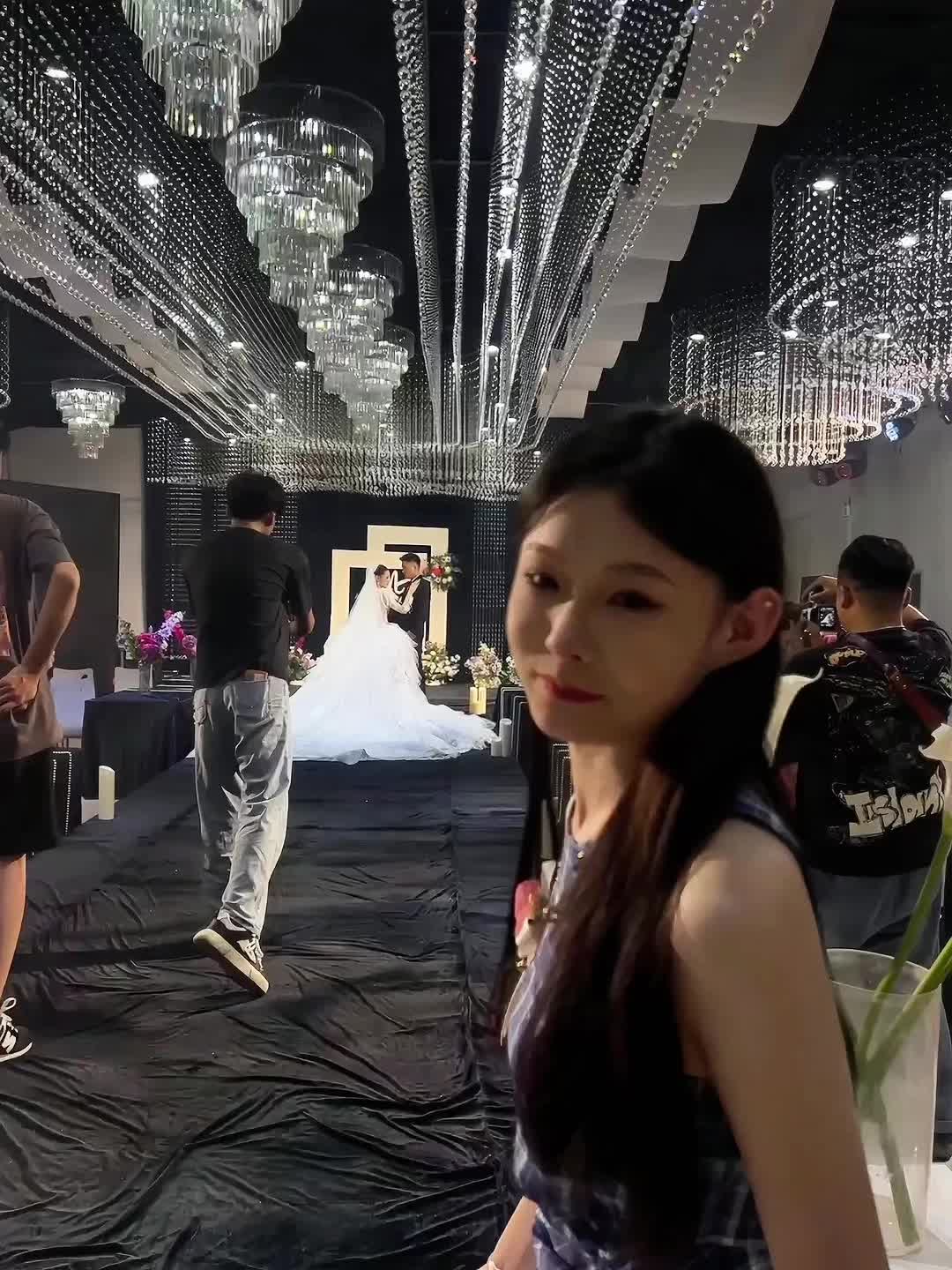 其实我挺想结婚的 不是挑 只是运气不太好 总是差一点 就差一点.