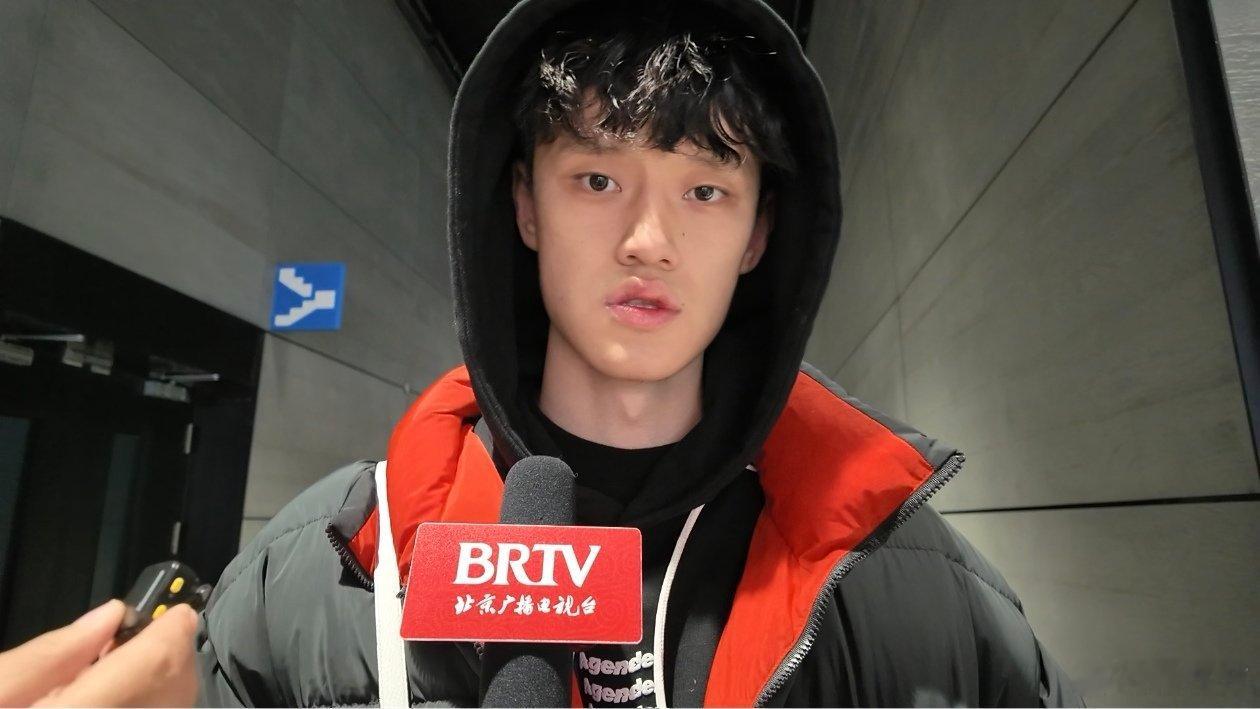 北京首钢 凡博的手指伤一直对他影响比较大，甚至已经在尝试改投篮动作，同时他还有点