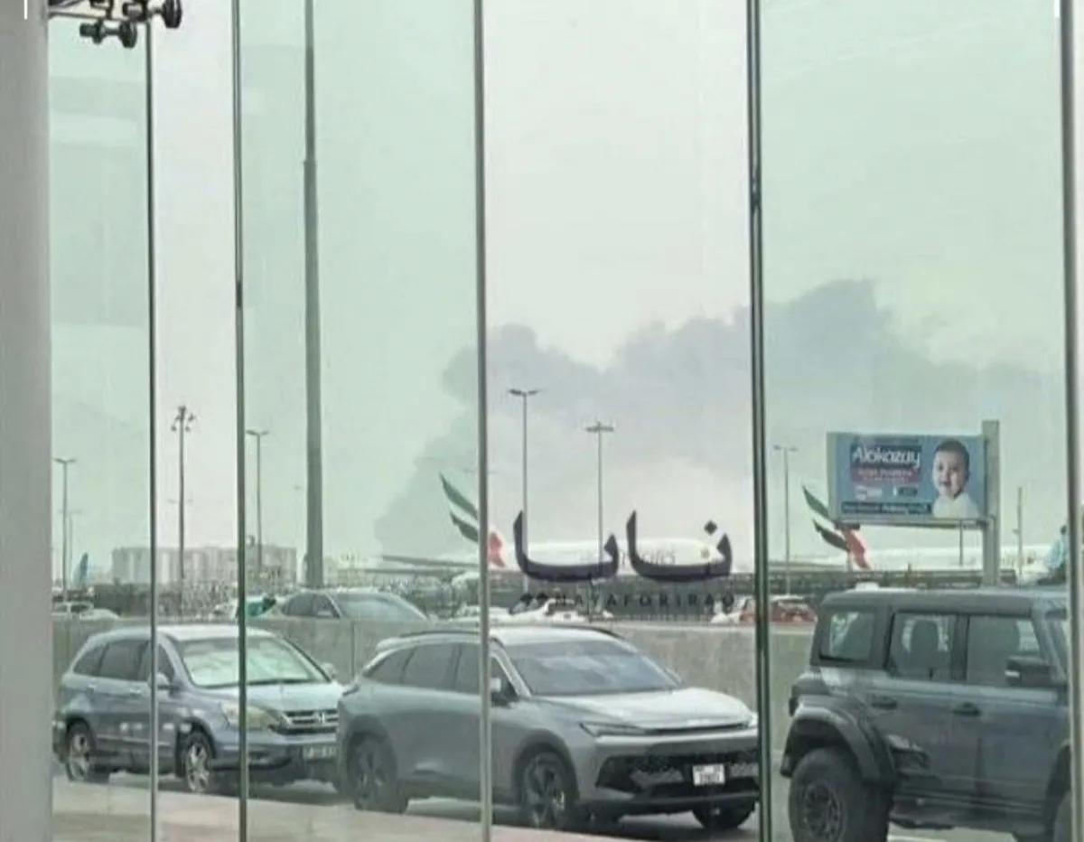 阿联酋迪拜国际机场又冒烟了，显然是遭到了伊朗导弹或无人机的打击。
作为被伊朗捶得