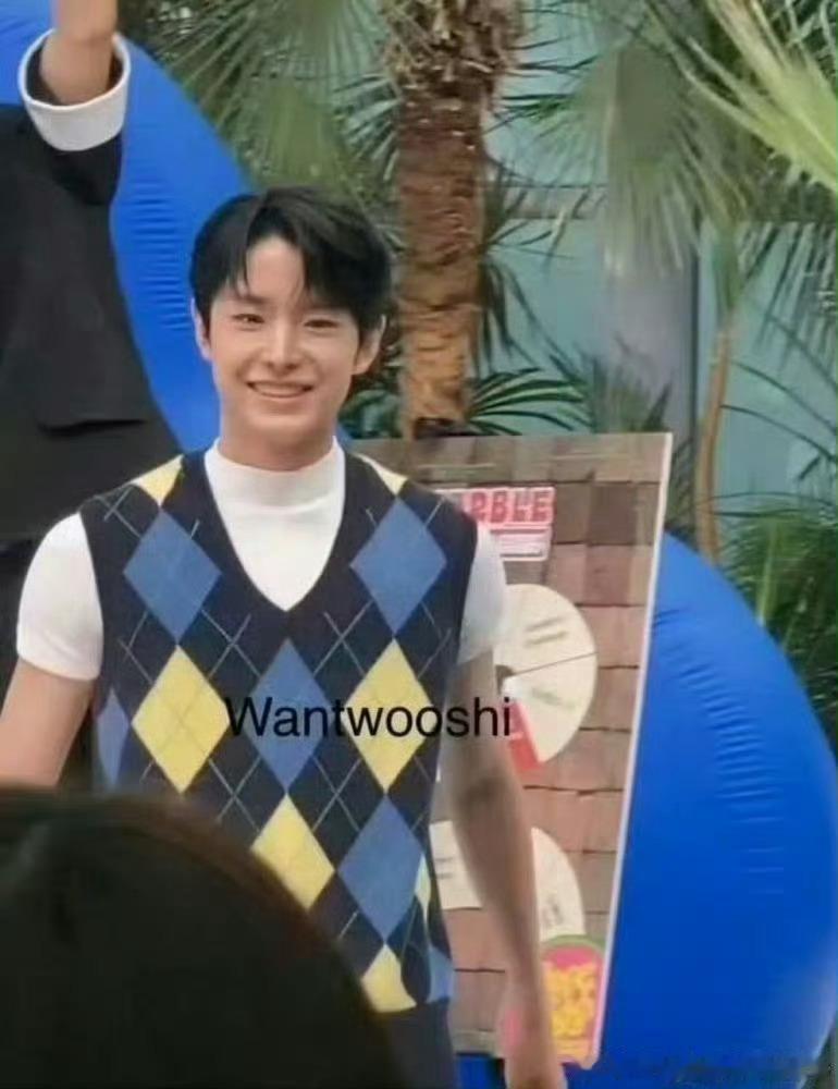 yushi 跳江运动员李羲承 五唱一好帅 ​​​