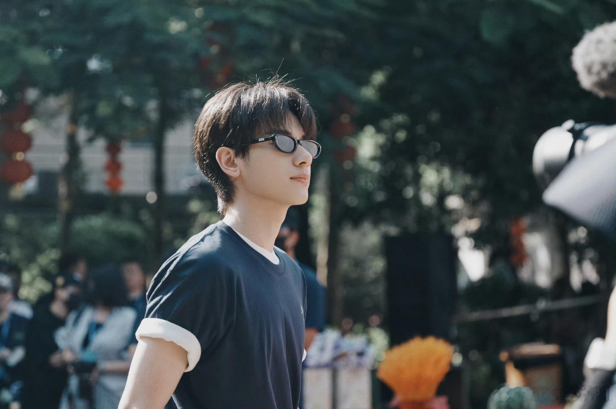 胡先煦连名带姓全丢了看胡先煦《潮热雨季未解之谜》开机官宣写的谭尽，下意识以为这是