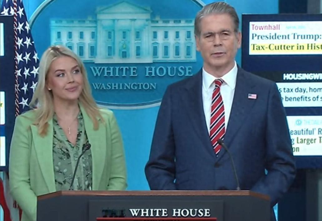 特朗普访华之前，美政府疯狂“造牌”，贝森特：已明确警告中国

就在美国政府宣布，