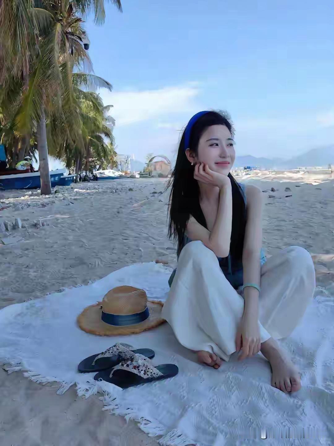 沙滩上的悠闲时光，微笑面对每一天